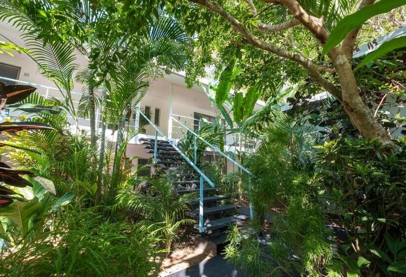 סוויטה, La Vela Boutique