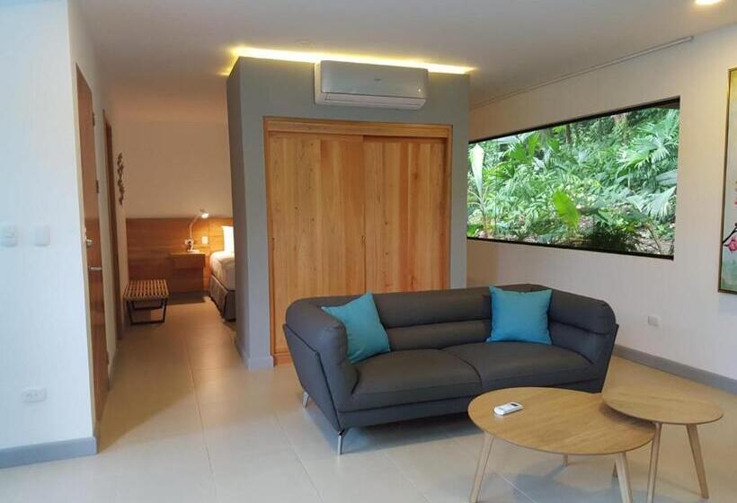 סוויטת מאסור, La Vela Boutique