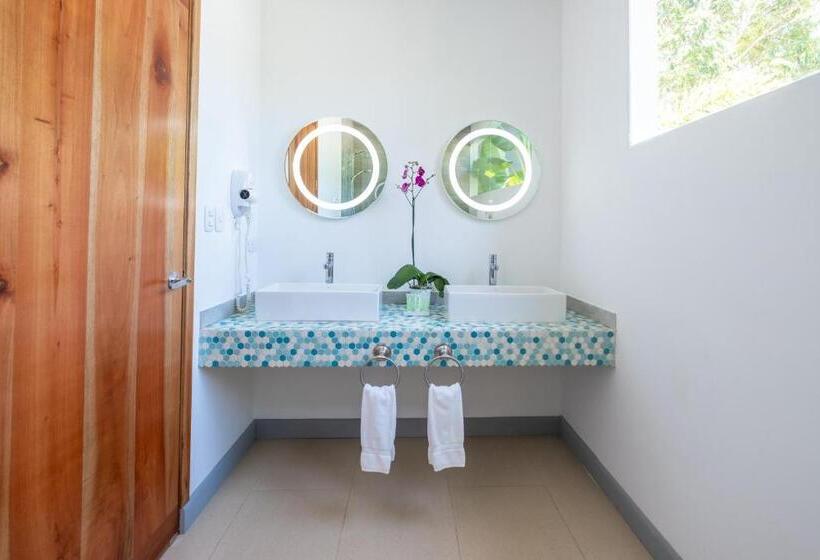 סוויטת מאסור, La Vela Boutique