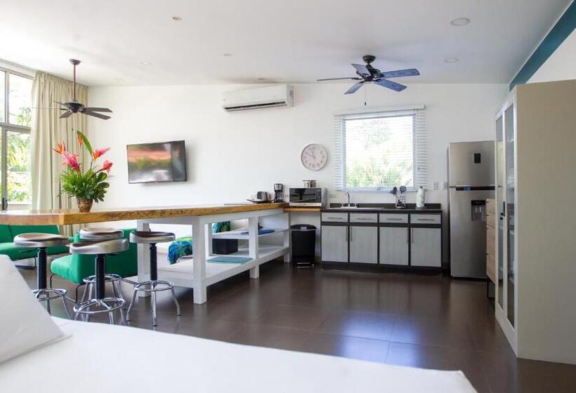 סוויטה משפחתית, La Vela Boutique