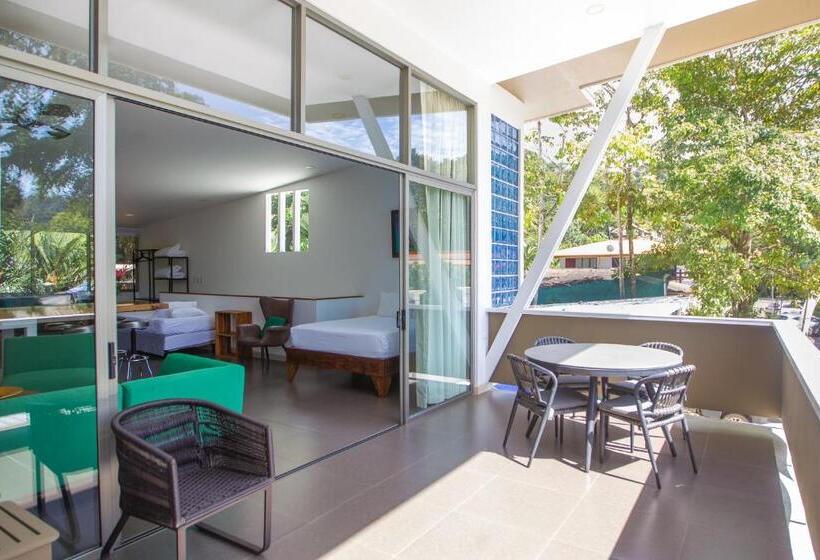 סוויטה משפחתית, La Vela Boutique