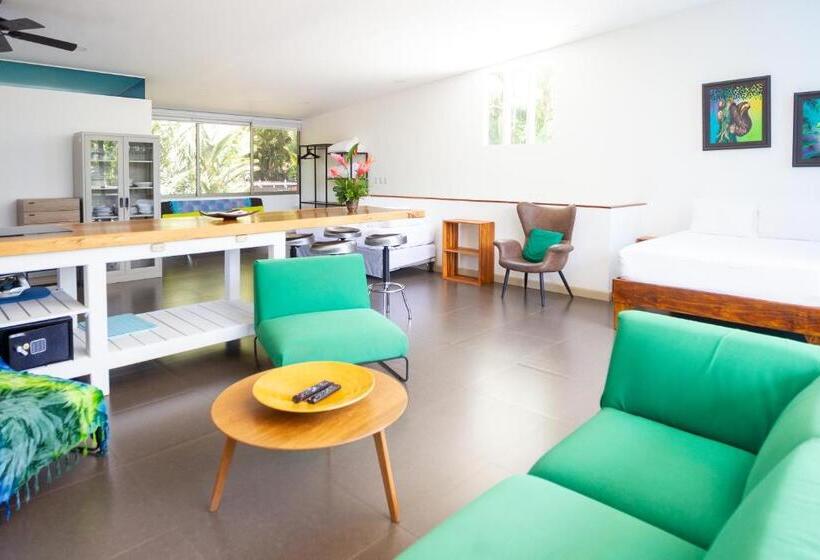 סוויטה משפחתית, La Vela Boutique