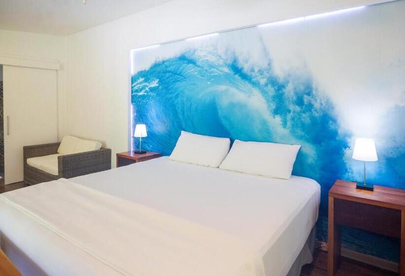 סוויטה, La Vela Boutique