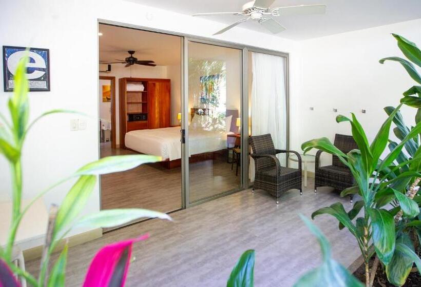 סוויטה משפחתית, La Vela Boutique