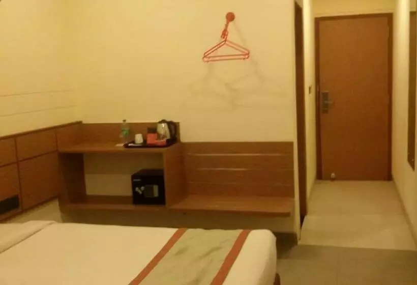 デラックスルーム, Max Hotels Prayagraj