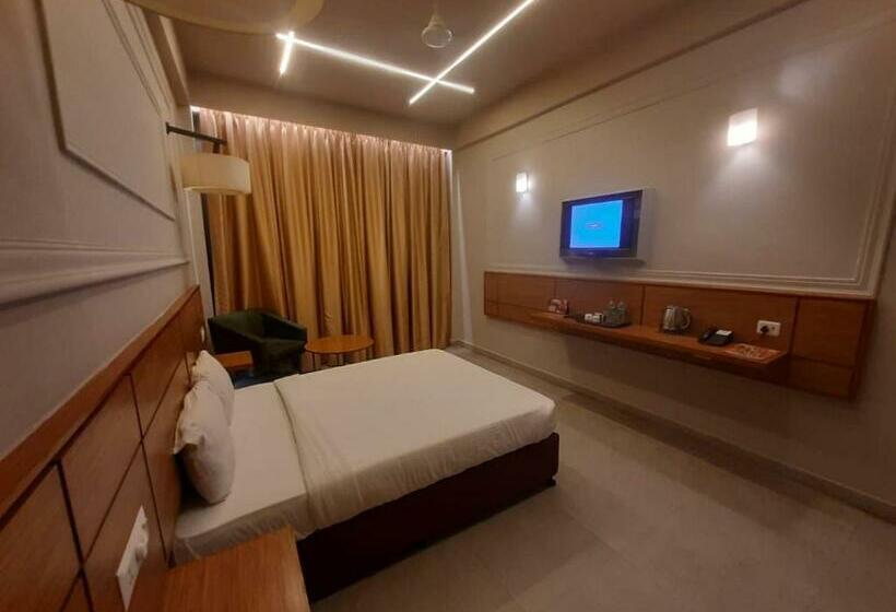 اتاق لوکس, Max Hotels Prayagraj