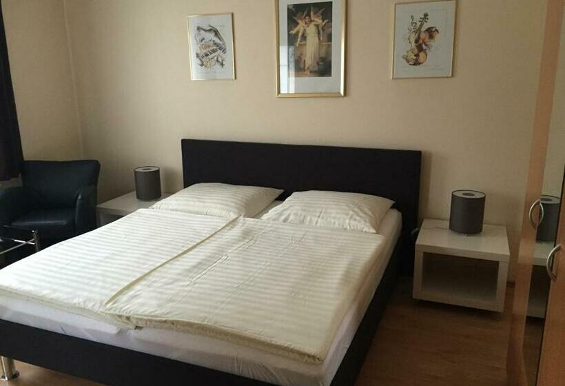 스탠다드 룸, Restaurant Zagreb