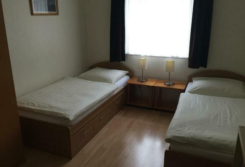 스탠다드 룸, Restaurant Zagreb