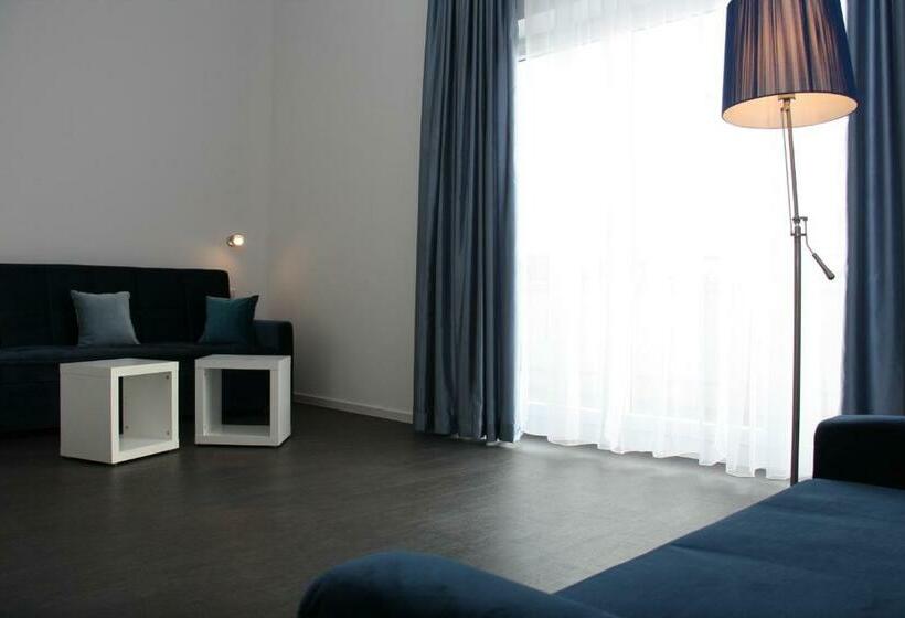 דירת חדר, Victoria Living