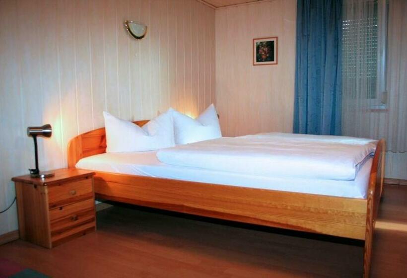 스탠다드 싱글 룸, Weibertreu