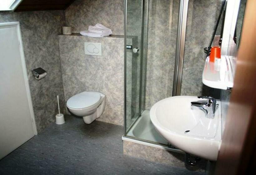 스탠다드 룸, Weibertreu