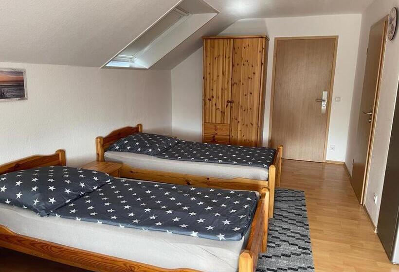 스탠다드 트리플 룸, Weibertreu