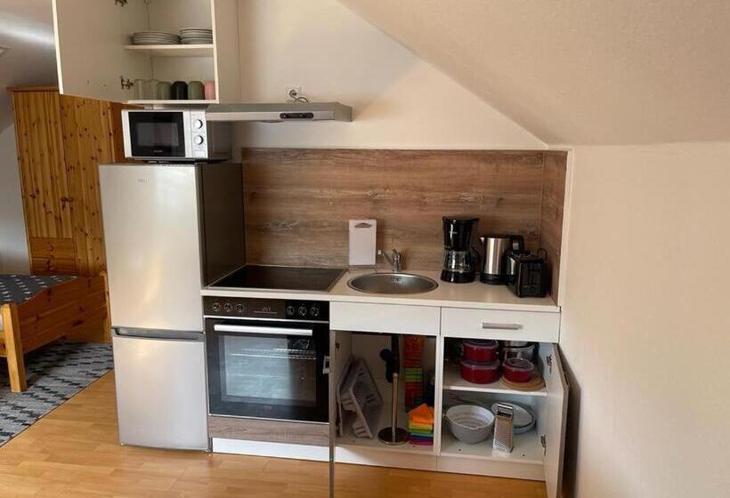 스탠다드 트리플 룸, Weibertreu