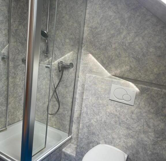 스탠다드 트리플 룸, Weibertreu