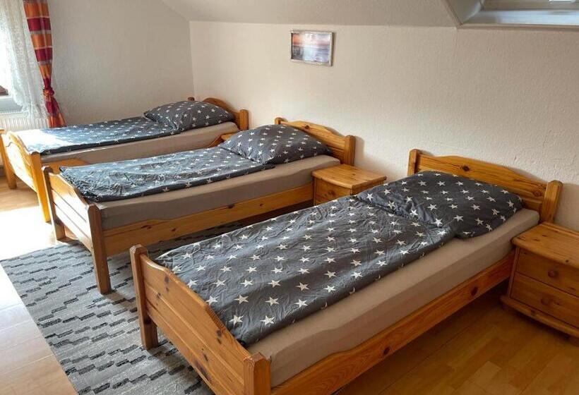 스탠다드 트리플 룸, Weibertreu