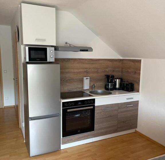 스탠다드 트리플 룸, Weibertreu