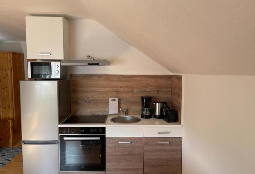 스탠다드 트리플 룸, Weibertreu