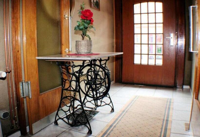 침실 2개 아파트, Weibertreu