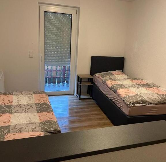 스탠다드 트리플 룸, Weibertreu