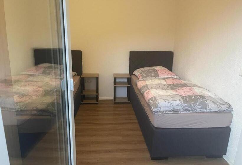 스탠다드 트리플 룸, Weibertreu