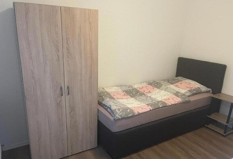 스탠다드 트리플 룸, Weibertreu