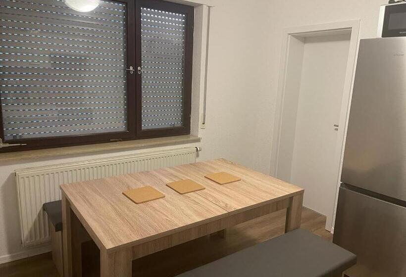 스탠다드 트리플 룸, Weibertreu