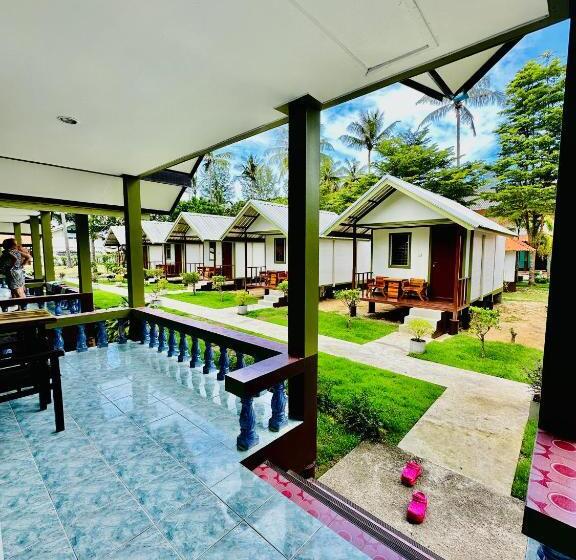 غرفة قياسية مزوَّدة بشُرفة, Lanta L.d. Beach Bungalow