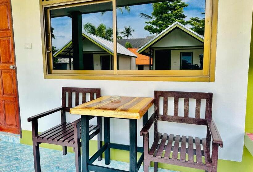 Номер Стандарт с Балконом, Lanta L.d. Beach Bungalow