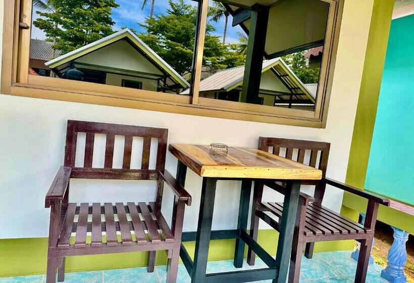 غرفة قياسية مزوَّدة بشُرفة, Lanta L.d. Beach Bungalow