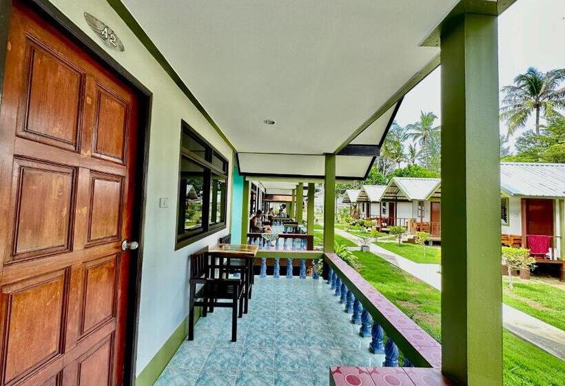 标准间带阳台, Lanta L.d. Beach Bungalow