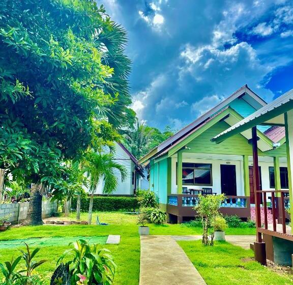 غرفة قياسية مزوَّدة بشُرفة, Lanta L.d. Beach Bungalow