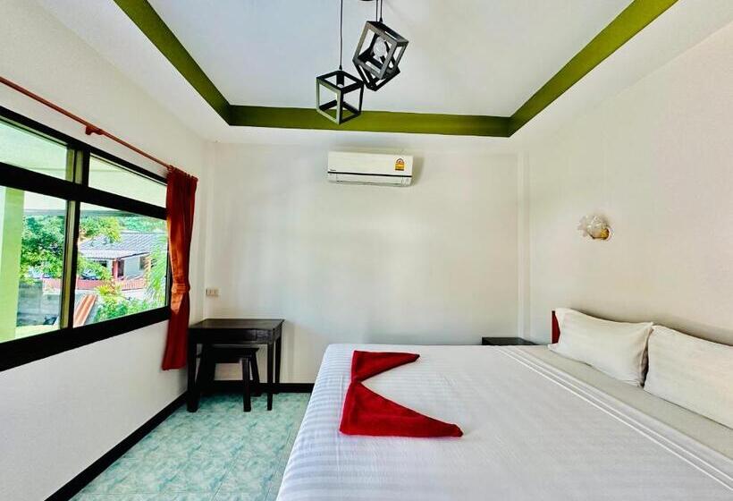 غرفة قياسية مزوَّدة بشُرفة, Lanta L.d. Beach Bungalow