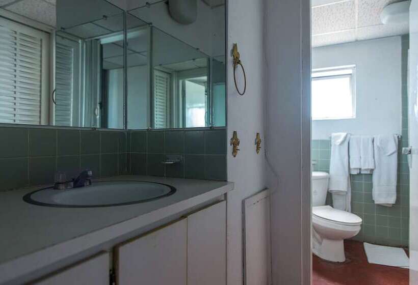 1 Bedroom Penthouse Apartment, Montego Bay Club Apartments