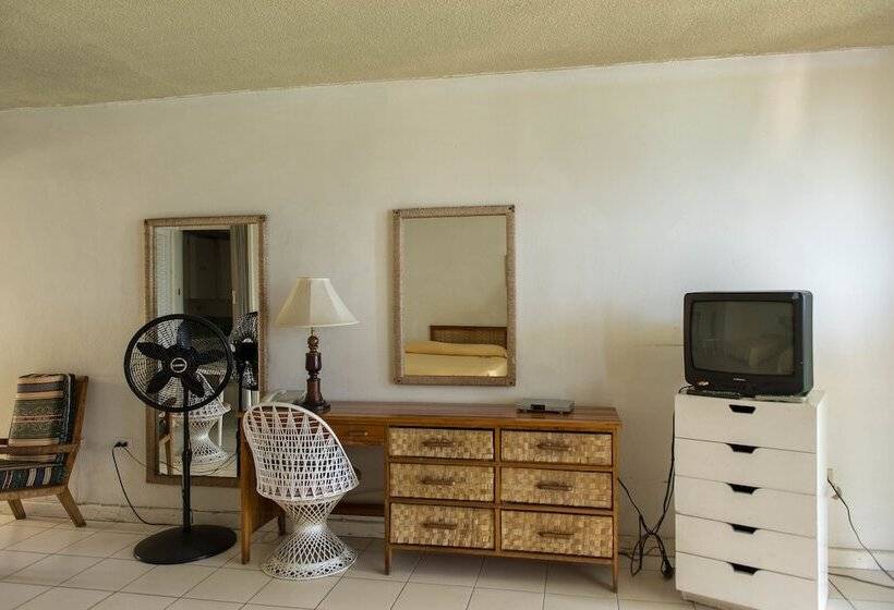Economy Studio, Montego Bay Club Apartments