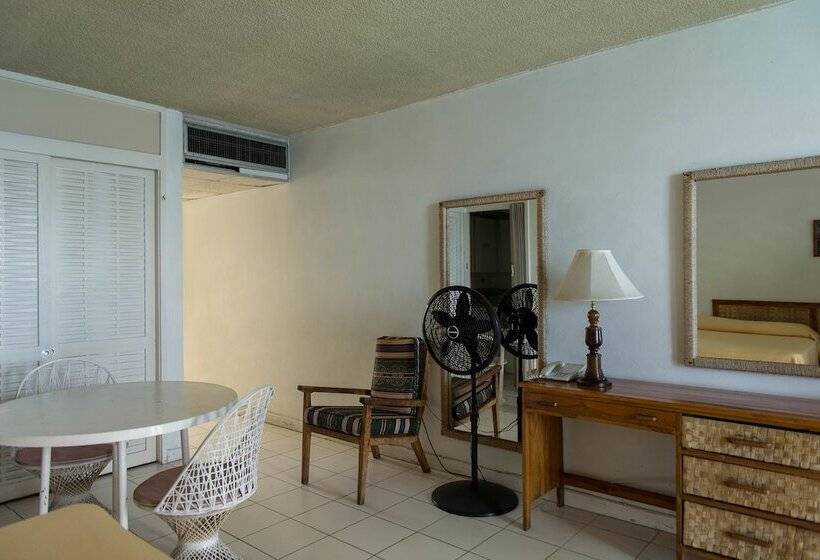 Economy Studio, Montego Bay Club Apartments