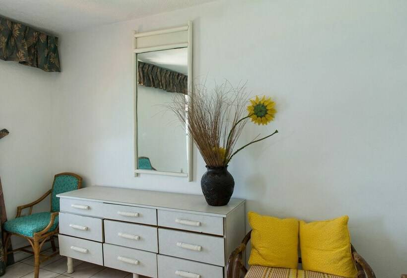 1 Bedroom Penthouse Apartment, Montego Bay Club Apartments