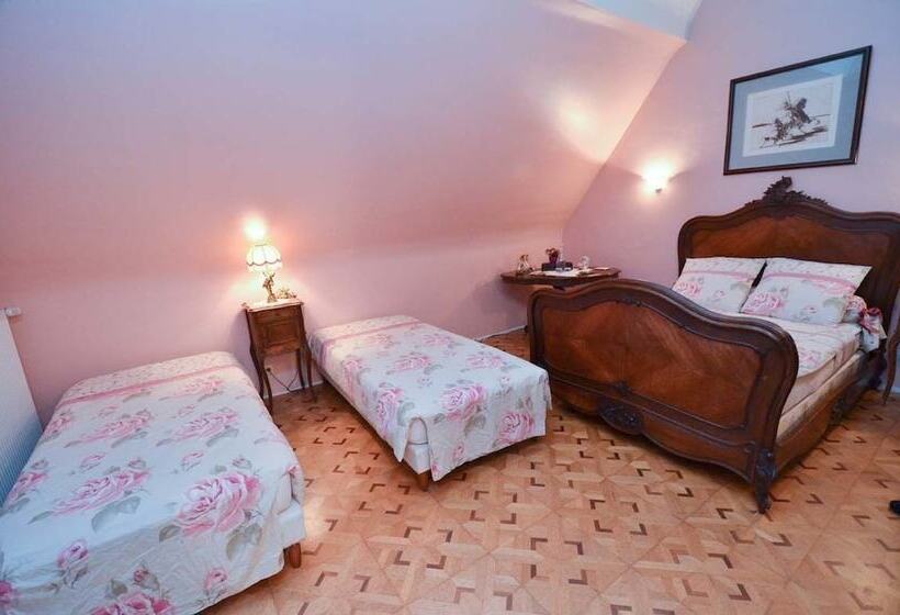 Семейный Номер, La Forge De La Coudraie