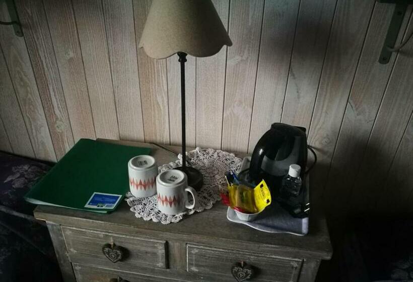 غرفة قياسية مطلّة علي الحديقة, La Grange