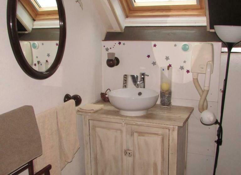 غرفة عائلية, La Grange