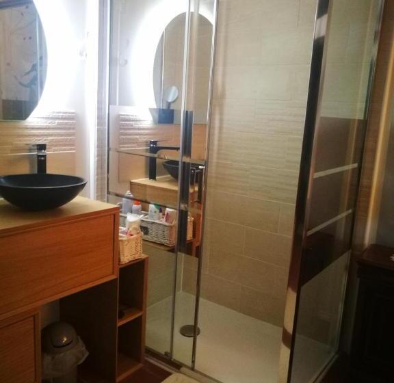 غرفة قياسية مطلّة علي الحديقة, La Grange