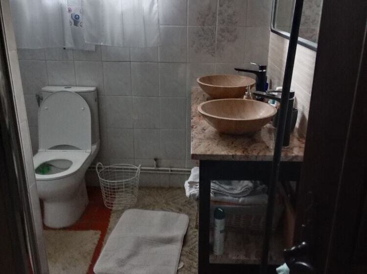 غرفة قياسية, La Grange