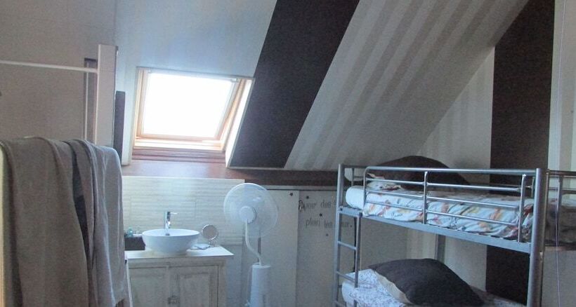 غرفة عائلية, La Grange