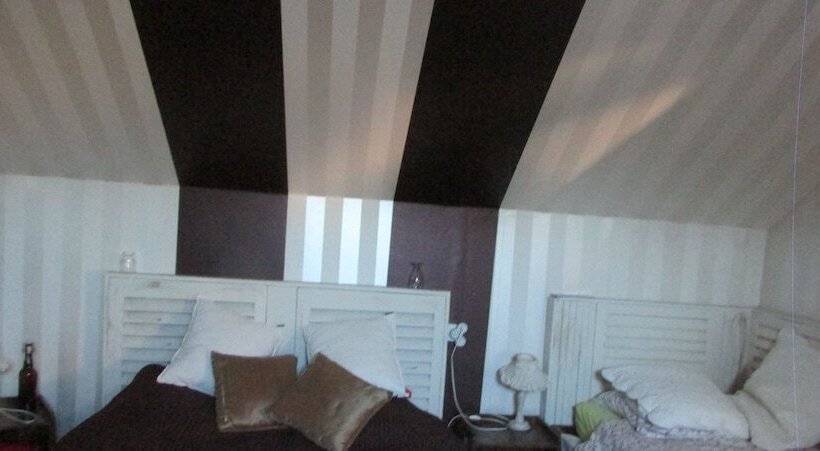 غرفة عائلية, La Grange