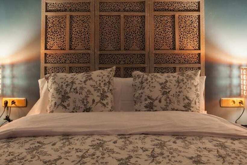 اتاق استاندارد سه نفره, Abracadabra Suites