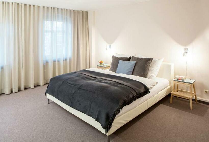 스탠다드 룸, Anna