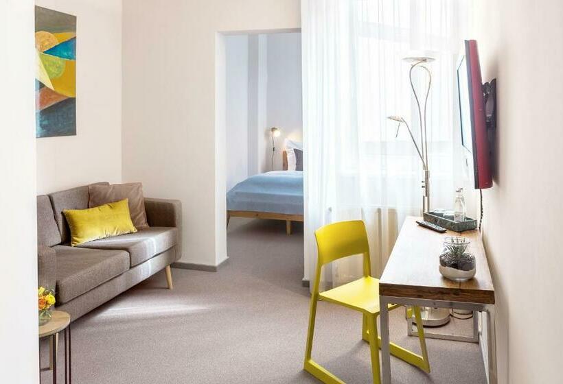 스탠다드 싱글 룸, Anna