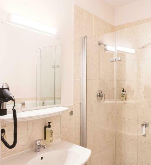 스탠다드 싱글 룸, Anna