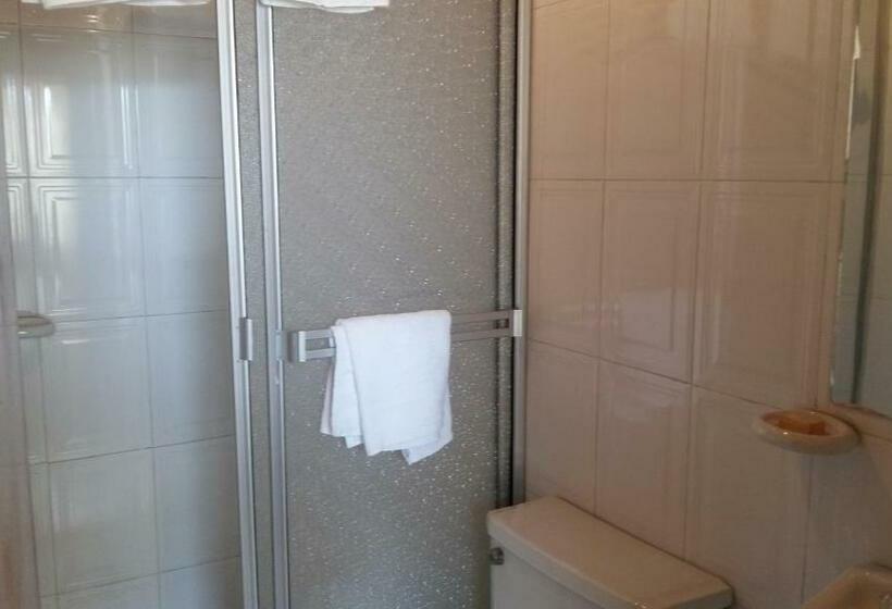 اتاق استاندارد سه نفره, Catalina Real