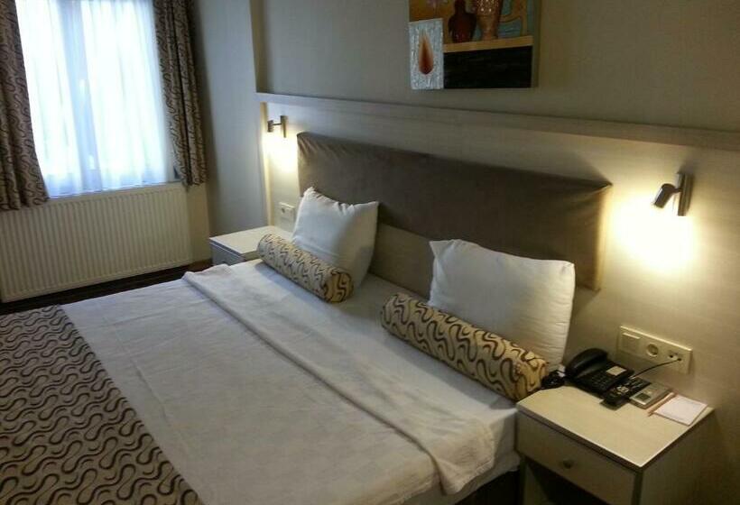Suite, Grand Zeybek