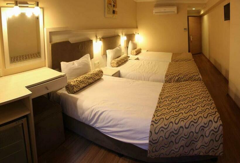 Camera Tripla Standard, Grand Zeybek